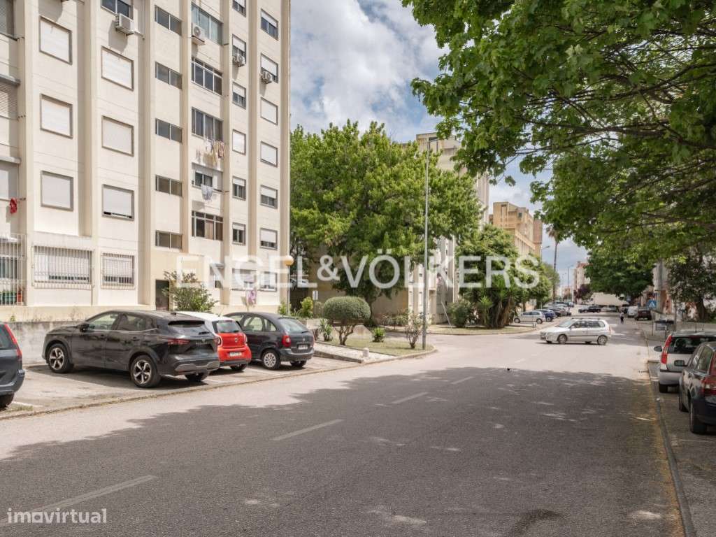 Apartamento T3 no Monte da Caparica-24