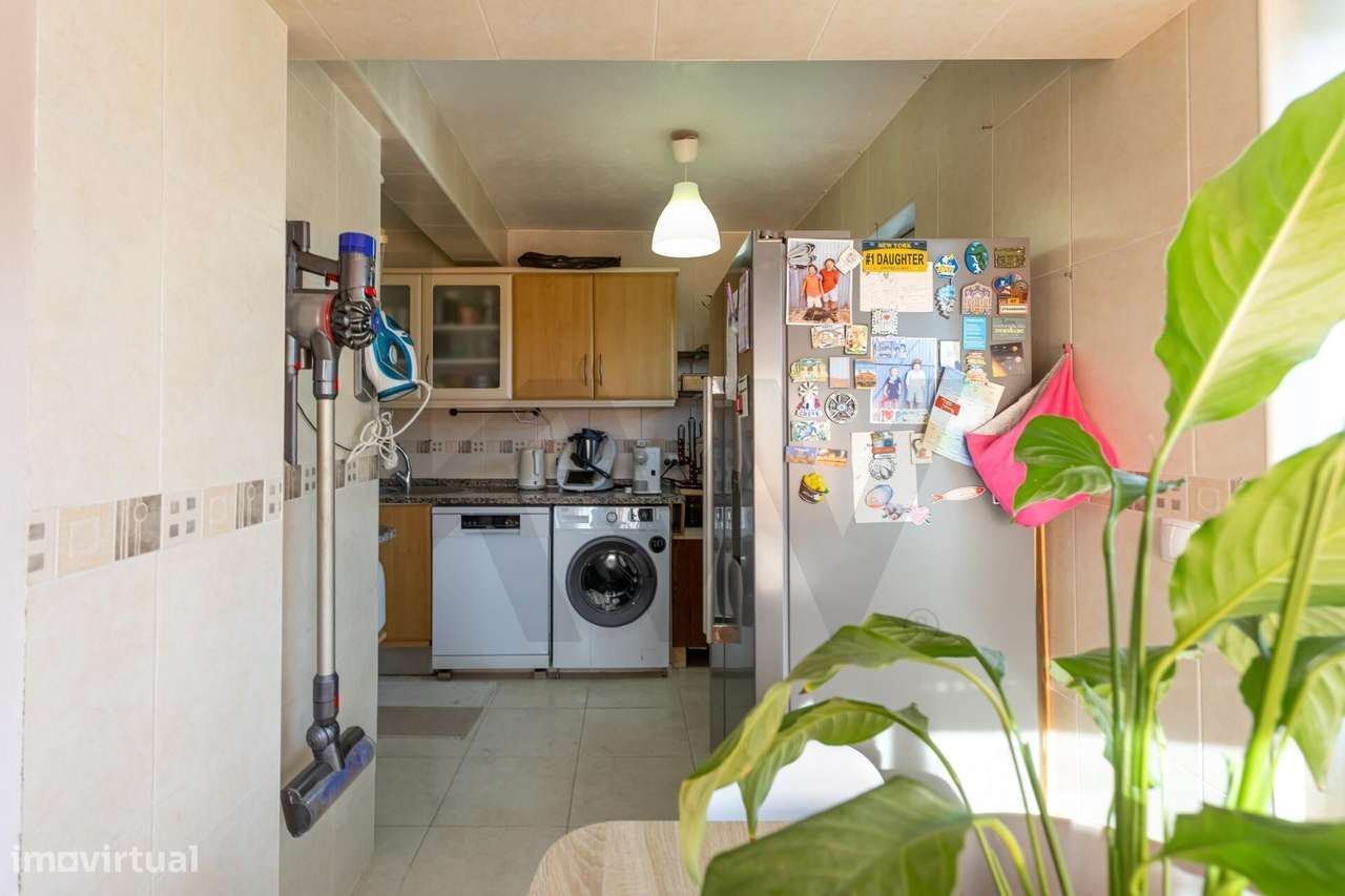 Apartamento T3 no Centro da Moita, Setúbal-0