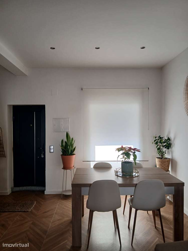 Moradia T2 Renovada com Quintal e Dois Pisos — CUF Montijo - Grande imagem: 2/21