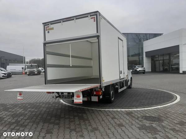 Renault Master Kontener z windą - 5