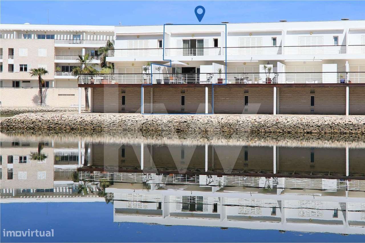 Moradia T3 Duplex, em condomínio fechado com piscina e garagem dupla e - Grande imagem: 5/47