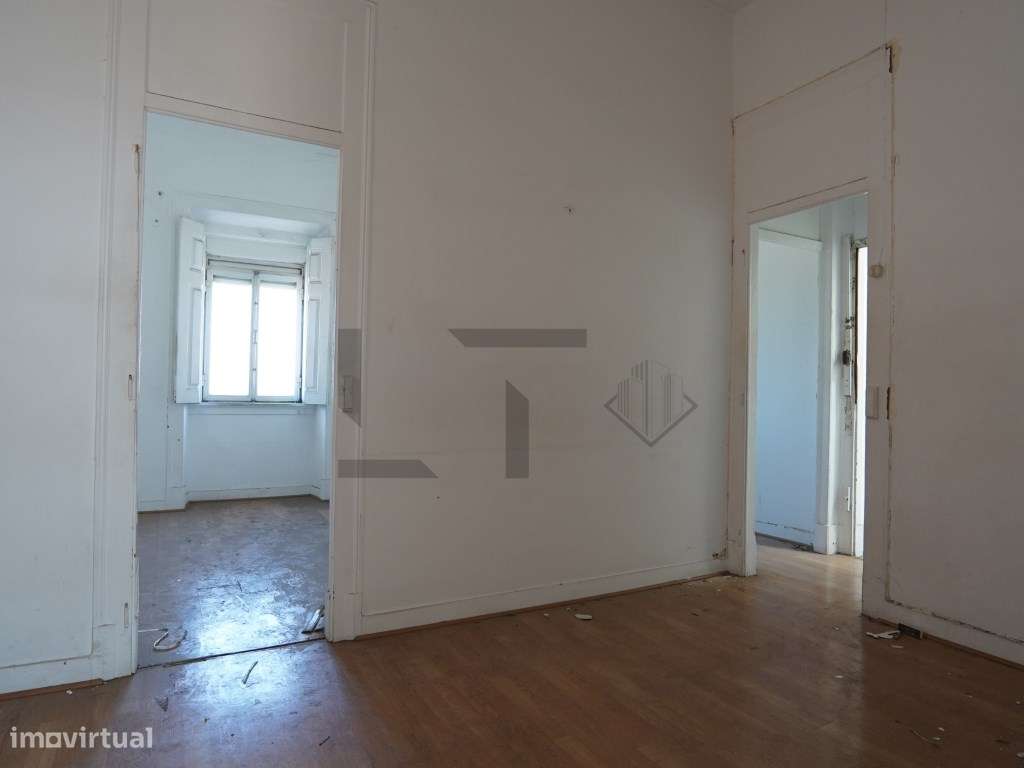 Prédio com 6 Apartamentos para Reabilitação em Marvila, Lisboa-13