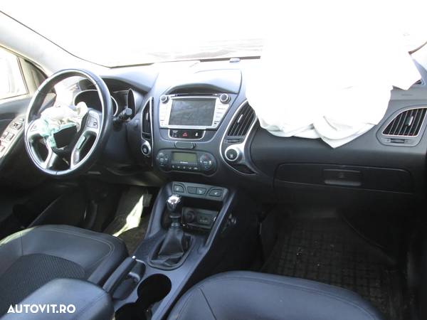 Dezmembrez hyundai ix35 an 2012 - 3