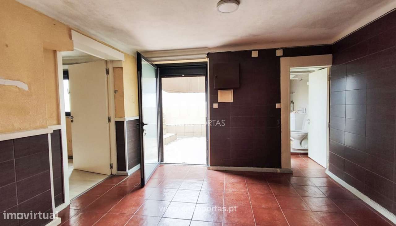 Venda de Espaço comercial transformado em apartamento T1, Areosa, Via - Grande imagem: 4/30