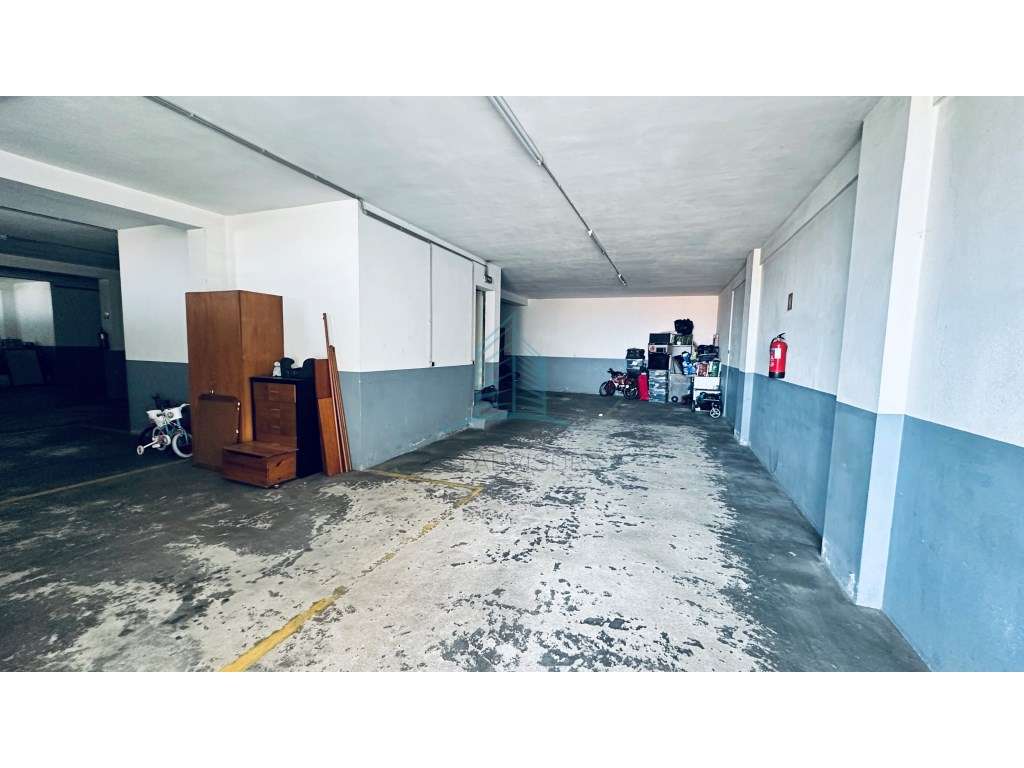Excelente T2 com Lugar de Garagem e elevador em S. Cosme-25