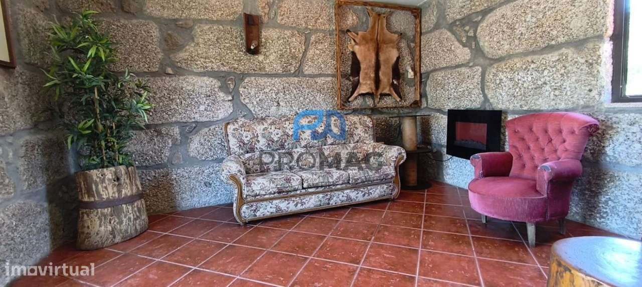 Quinta com 3 artigos urbanos, piscina e 9,4 ha em Resende-19