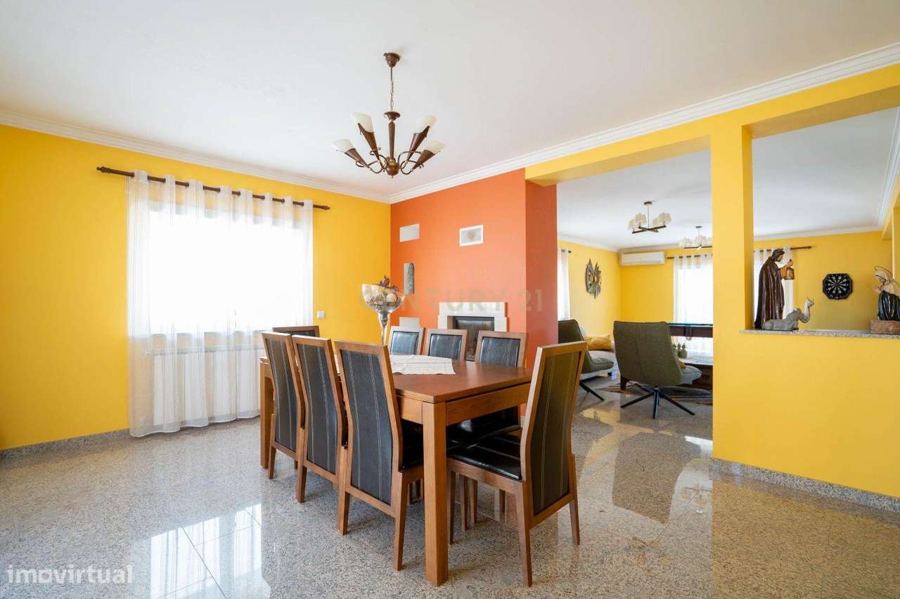 Moradia T3 - C/ espaço exterior e piscina-16