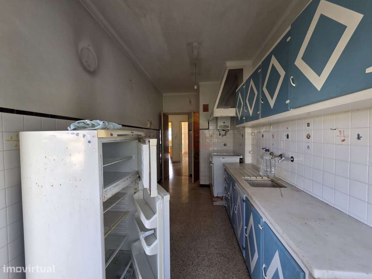 Centro Mem Martins - T4 para remodelação-13