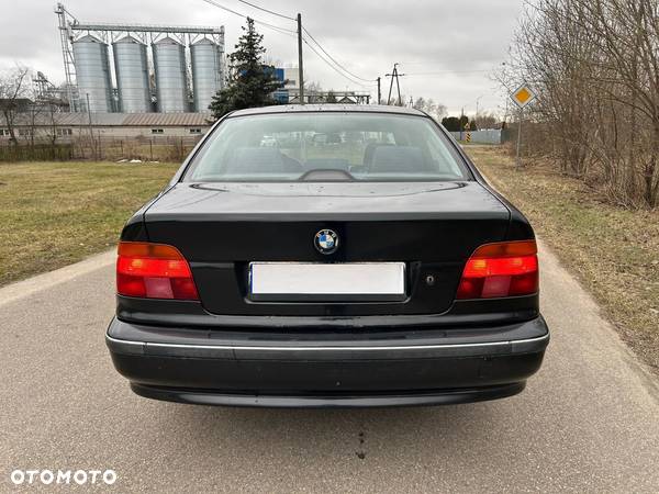 BMW Seria 5 520i - 6