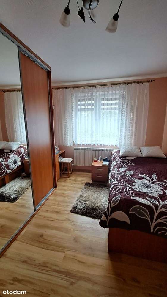 Do sprzedaży ładny, wolnostojący dom na dużej dzia-16