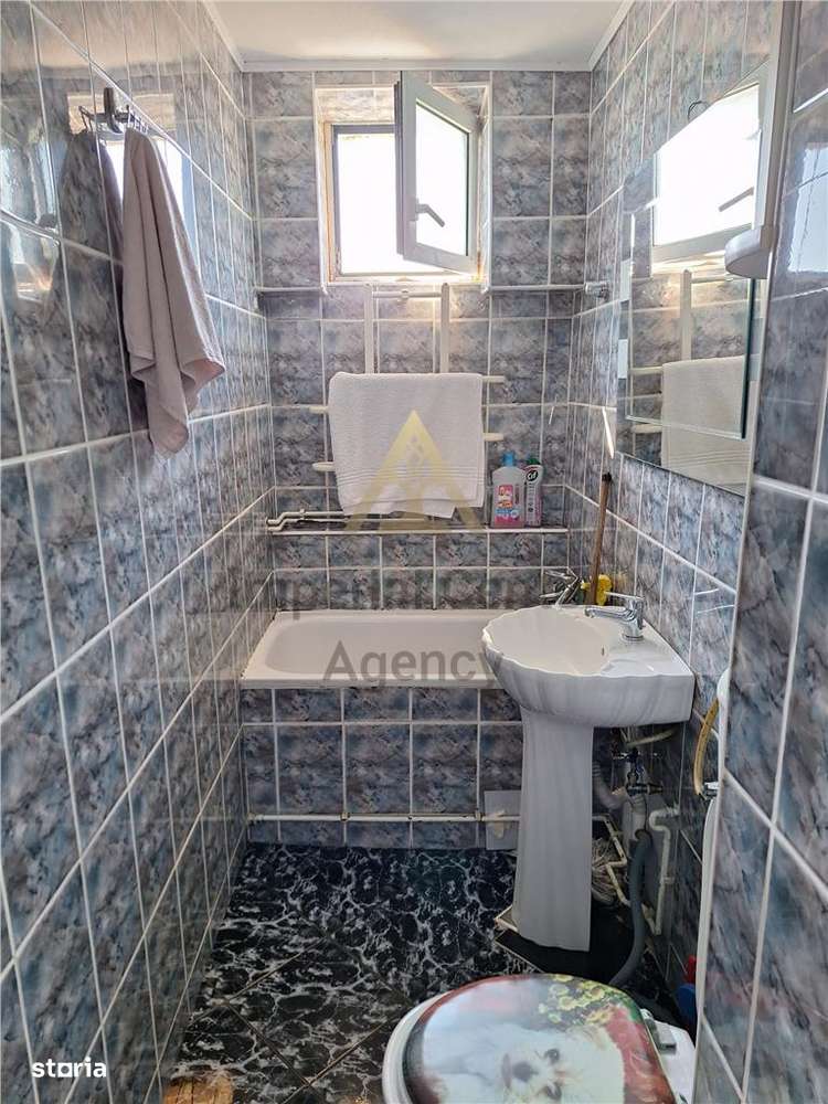 APARTAMENT 2 CAMERE DE VANZARE ONESTI-8