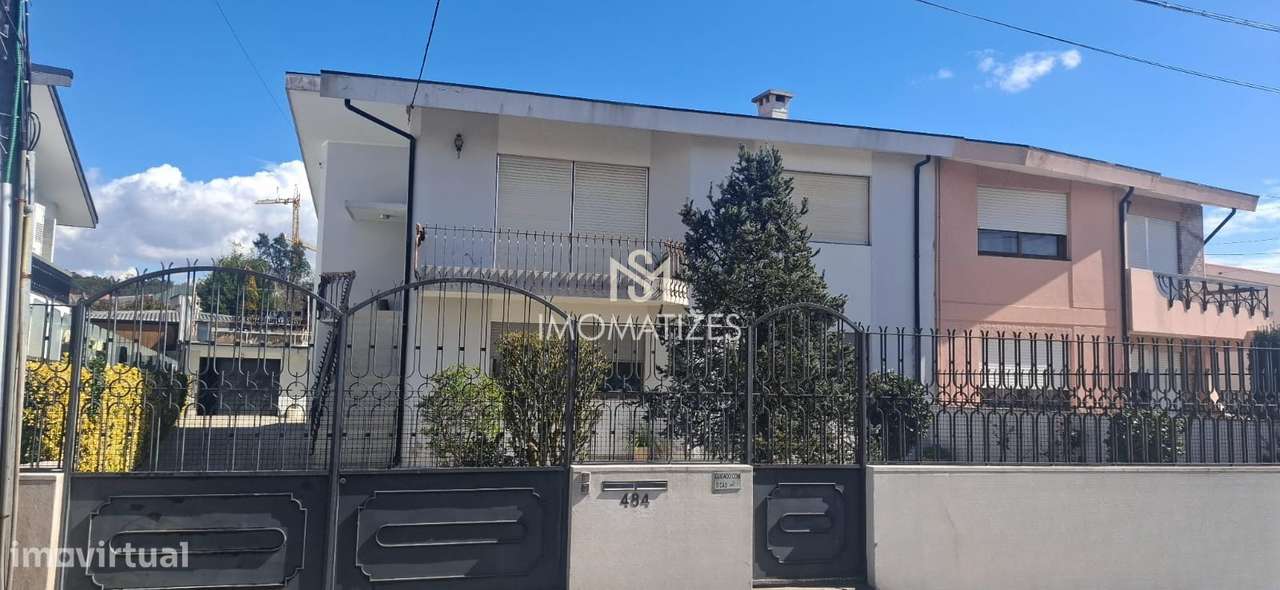 Moradia Bifamiliar T3+T3 em Nogueira da Maia-37