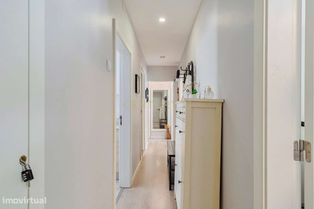 Apartamento T-3 com Terraço  Almada-11