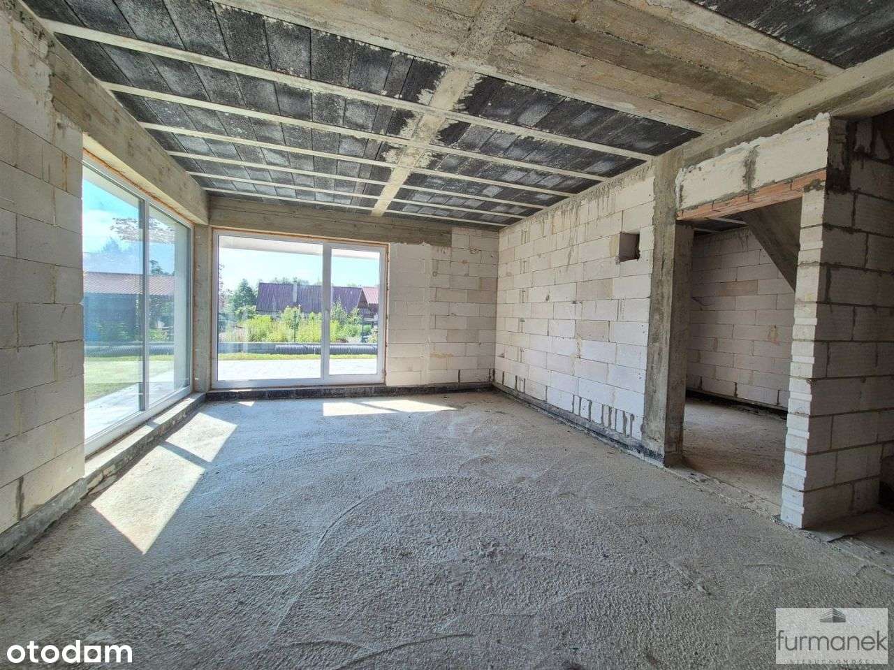 Nowoczesny dom jednorodzinny na nowym osiedlu-14