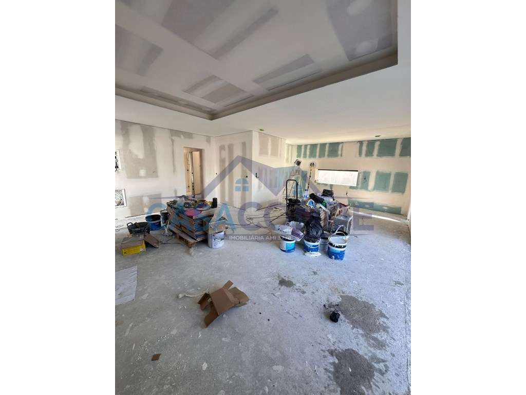 Moradia Isolada V3 +1C/Piscina-12