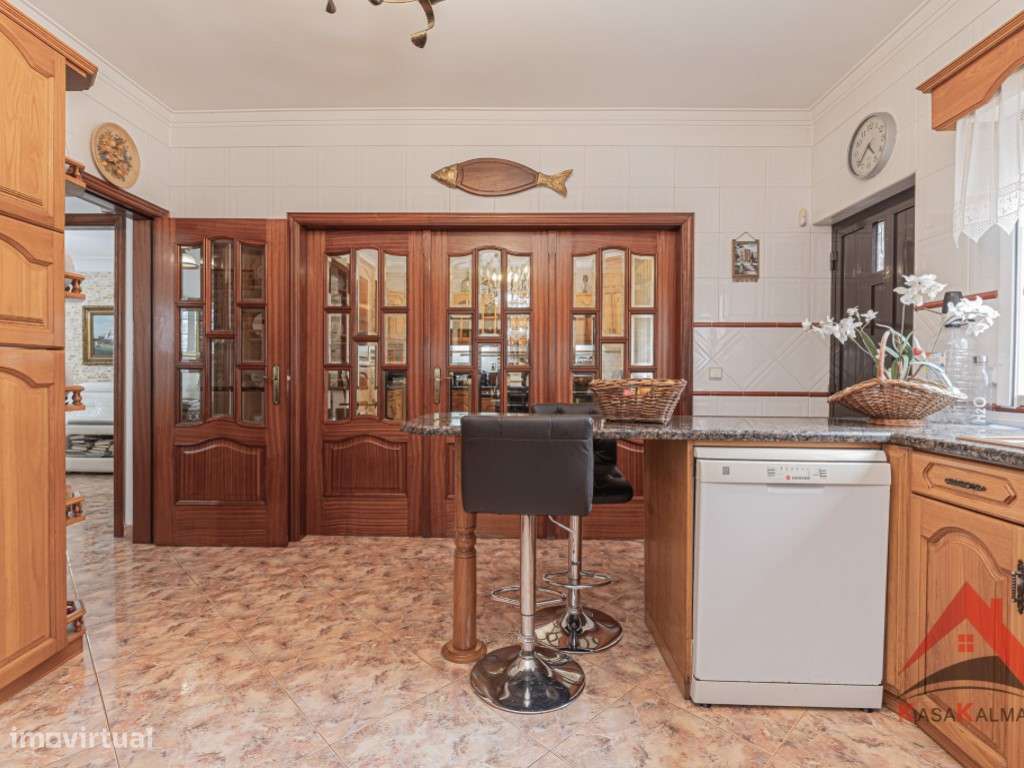 Moradia Isolada T4 com Aproveitamento de Sótão - Quinta do Conde-15