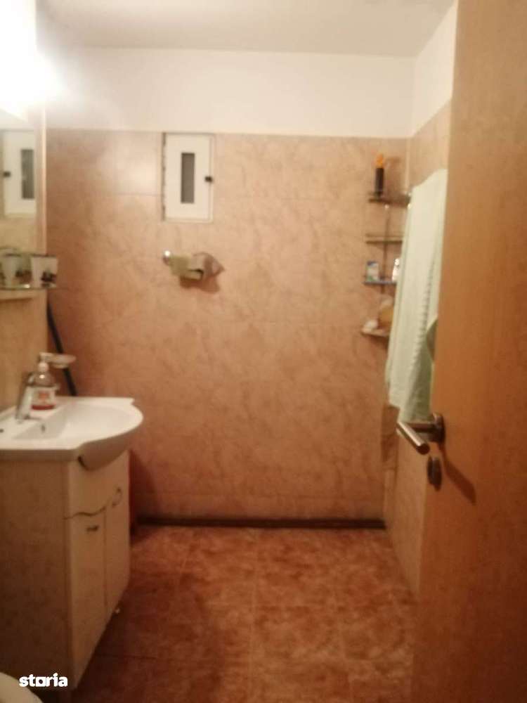 Decomandat, parter, Rovine-str Dezrobirii - Imagine principală: 5/9