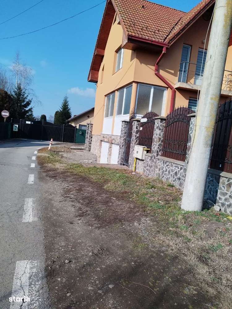 2 Case semimobilat in curte, cu garaj,280 mp,teren 700 mp,in Cristesti - Imagine principală: 2/20