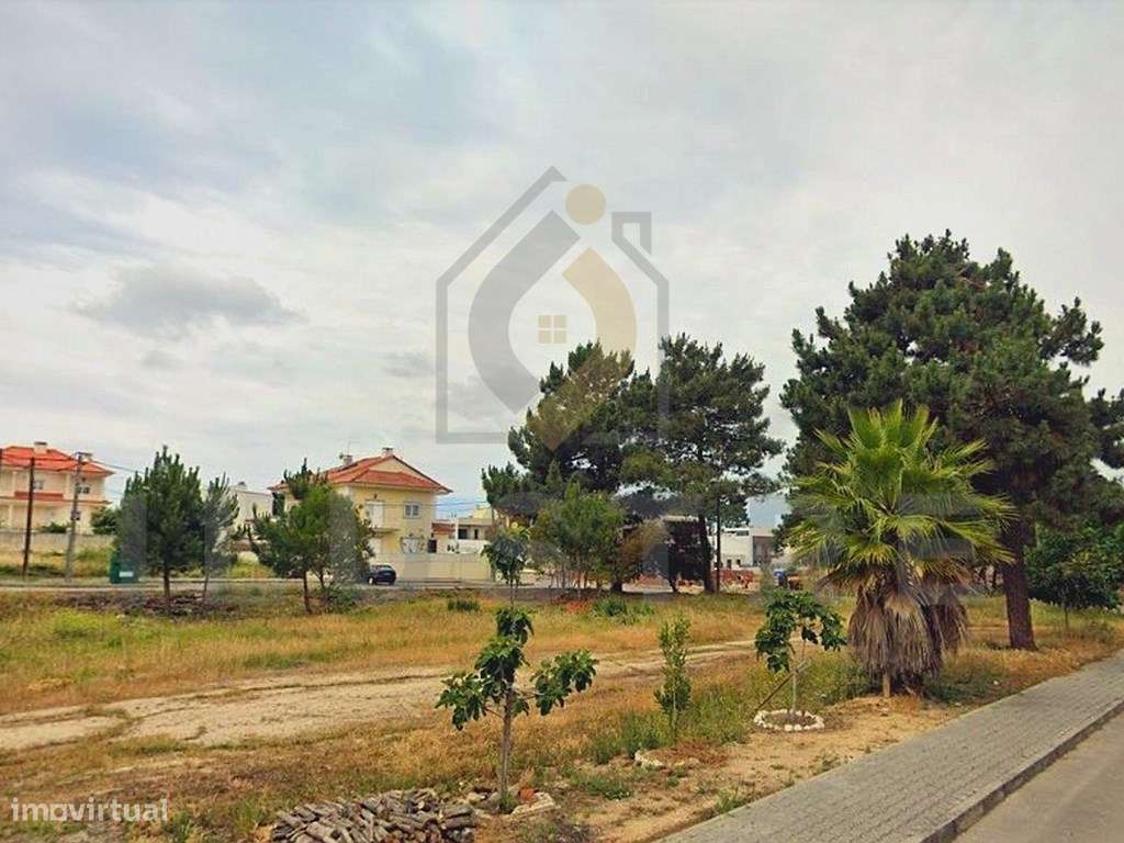 Moradia T4 geminada, com piscina, na localidade de Pinhal Conde da ...-15