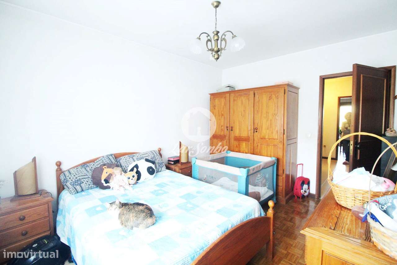 Apartamento T2, situado em Valongo-11