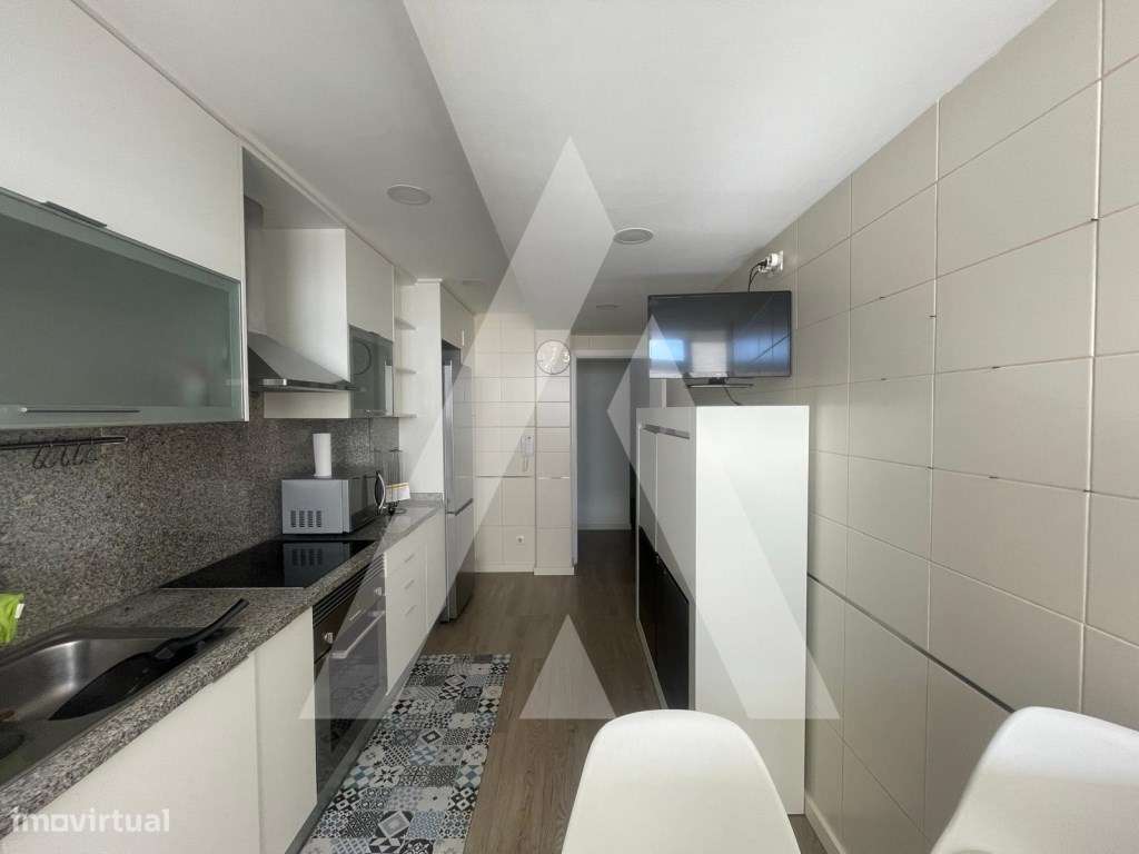 Apartamento T3 localizado na Avenida Dr. Lourenço Peixinho em Aveiro. - Grande imagem: 4/9