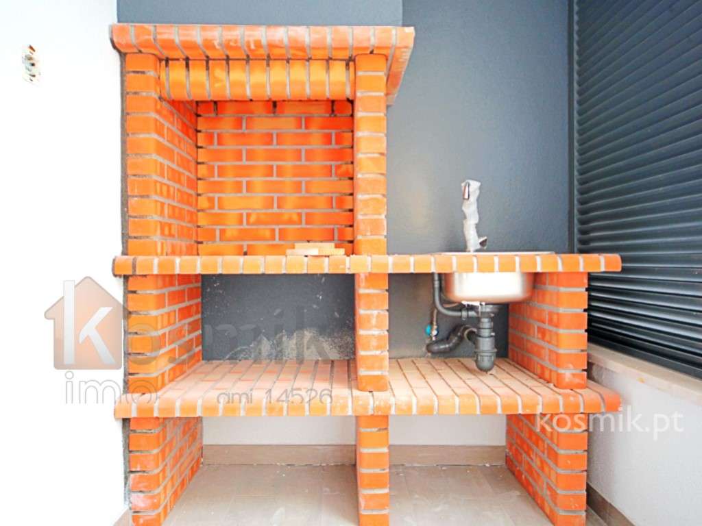 T2 ODIVELAS . PAIÃ :: SEMINOVO : Equipado : Garagem : Arrecadação-16