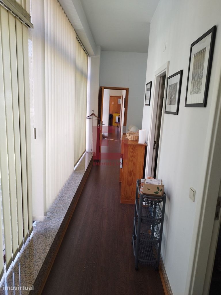 Vende-se escritório/apartamento t2  Mafamude - Vila Nova de Gaia, a 2m