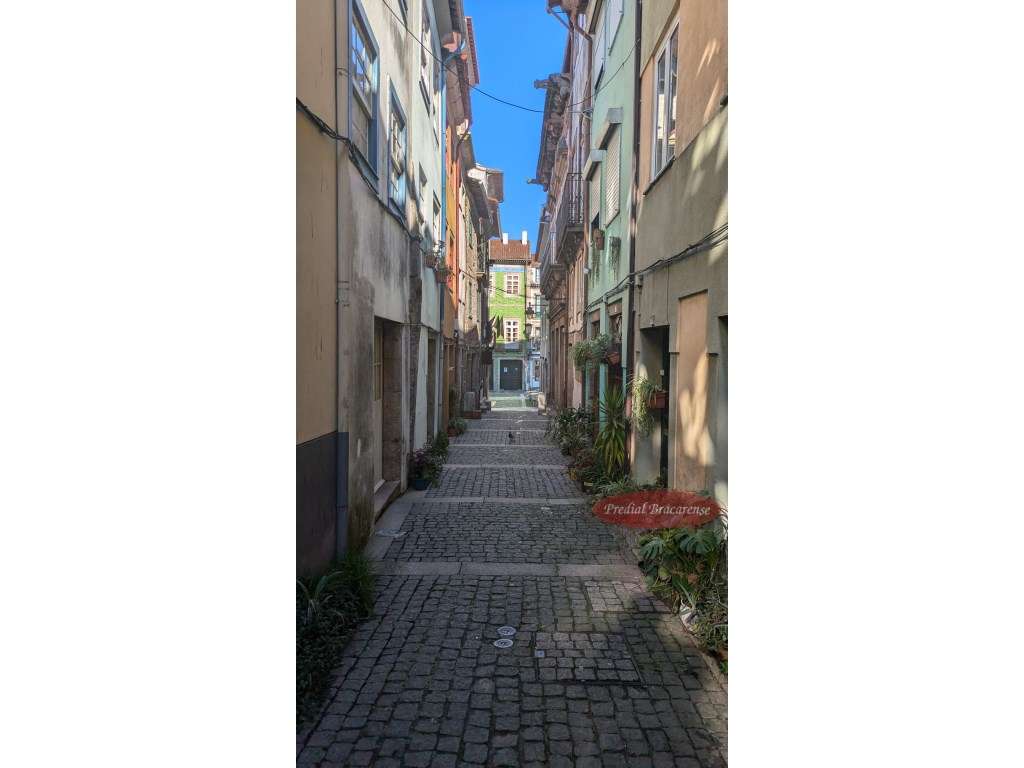 Prédio junto a Sé De Braga.-4