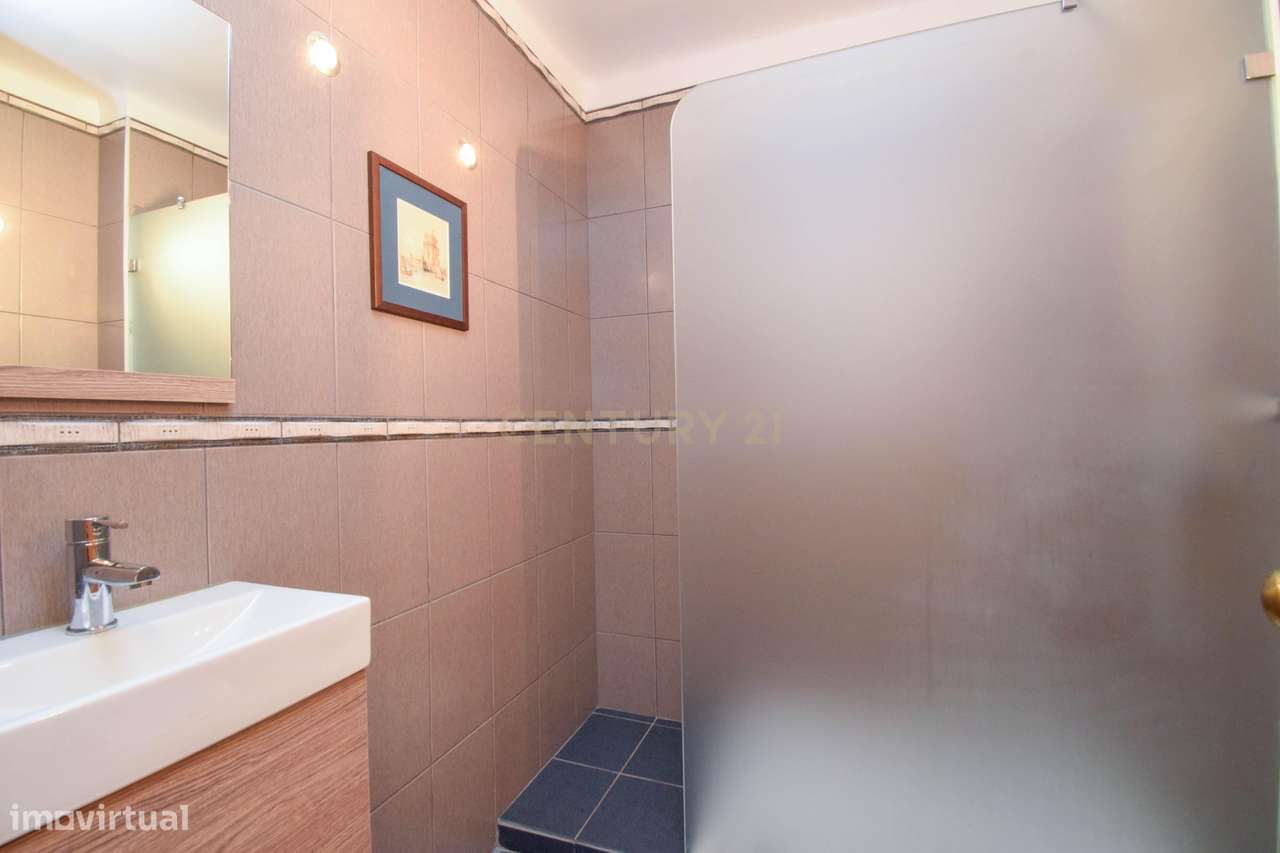 T2 com varanda, garagem e arrecadação – Cascais | Rua João Infante-21