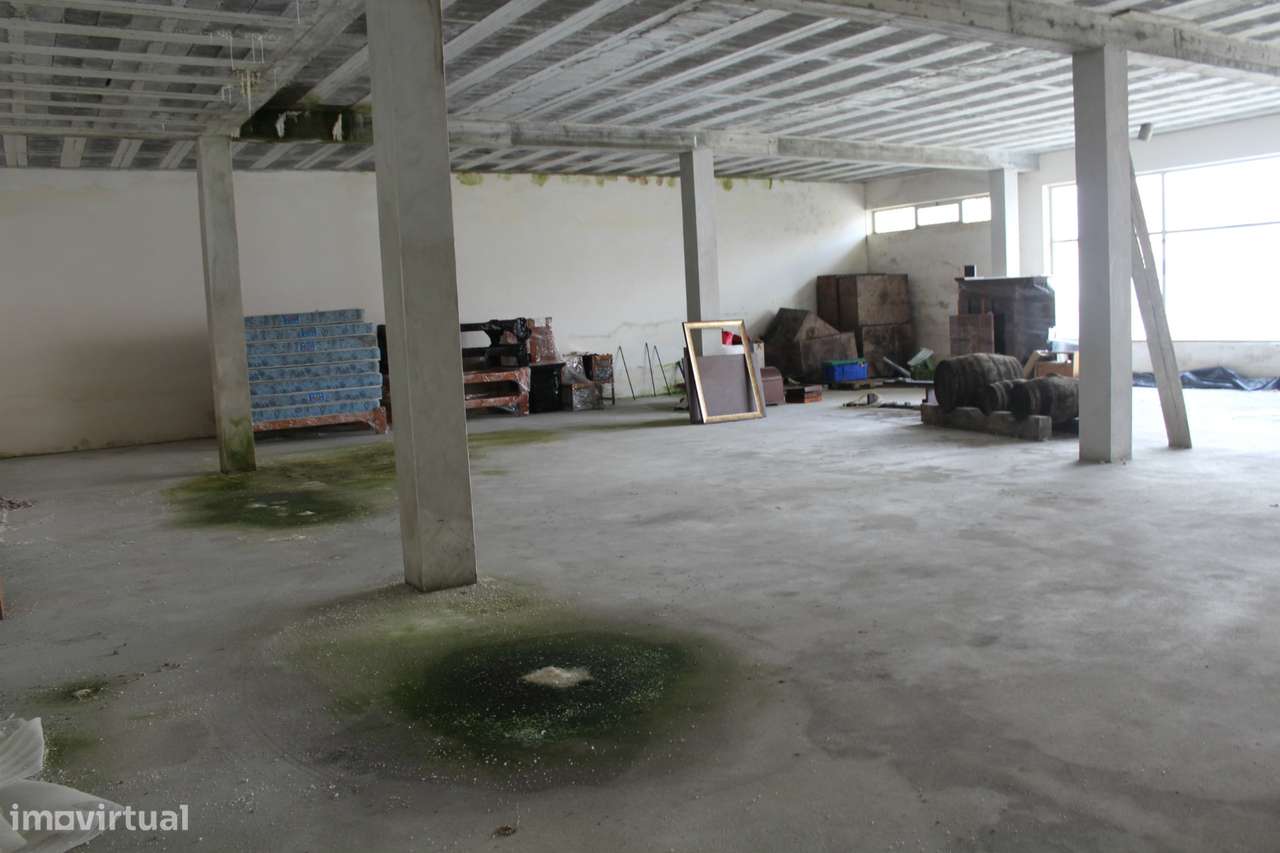 Loja  Venda em Lustosa e Barrosas (Santo Estêvão),Lousada - Grande imagem: 4/5