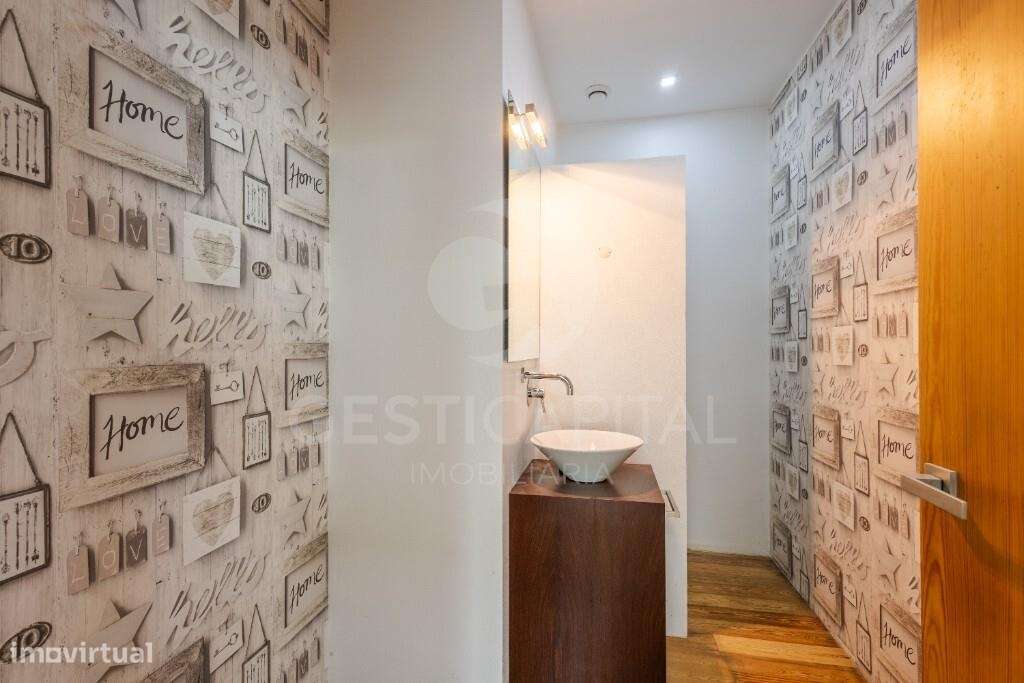 Moradia T4 Térrea de Luxo em Pedra com Terreno, Garagem e Levada Natur-9