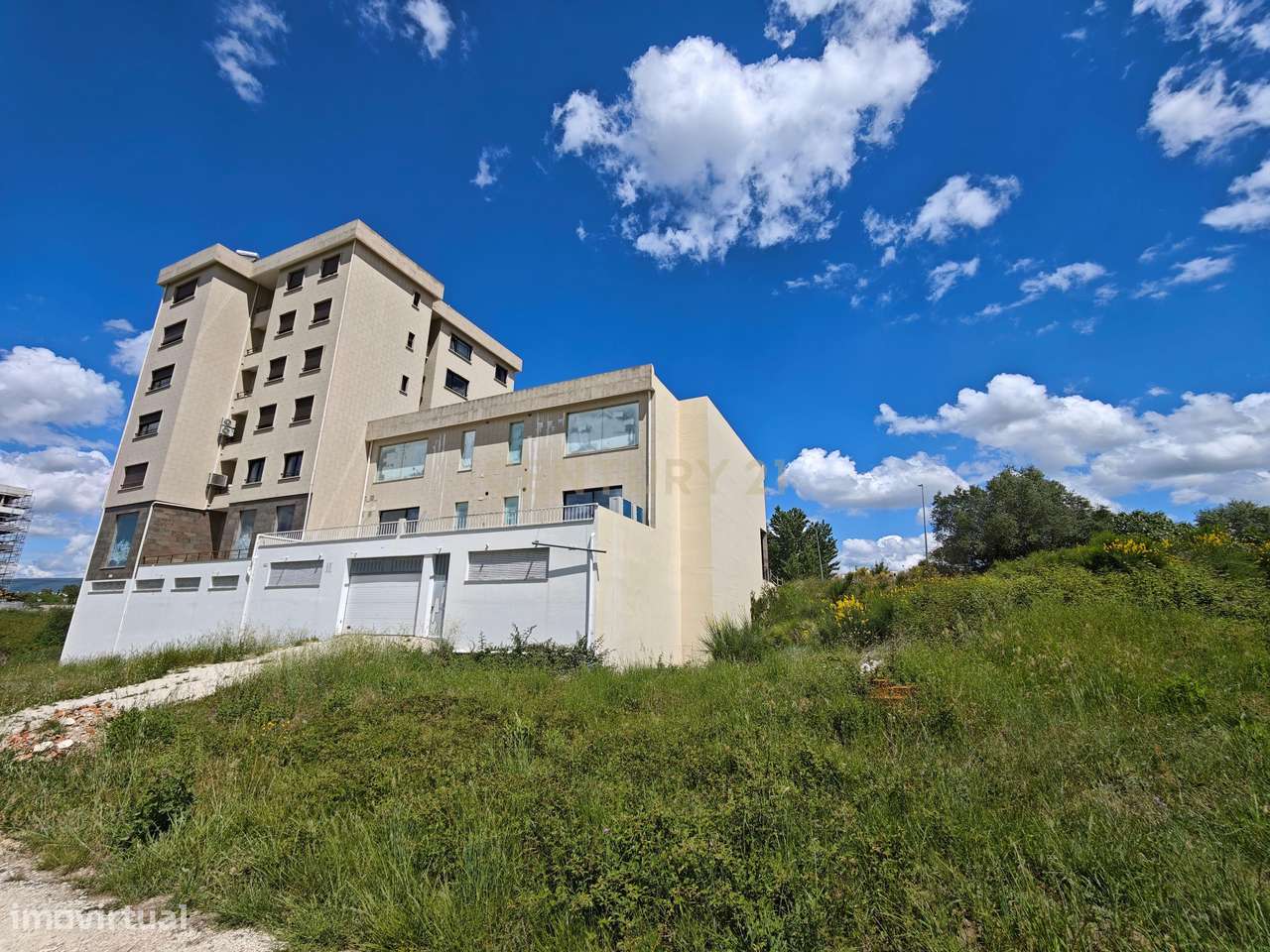 Lote para Prédio de 6 Pisos | Projeto Aprovado - Hospital Torres Novas-5