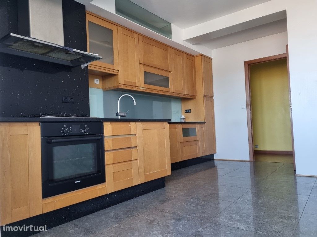 Apartamento T3 para arrendar, no centro de Viana do Castelo