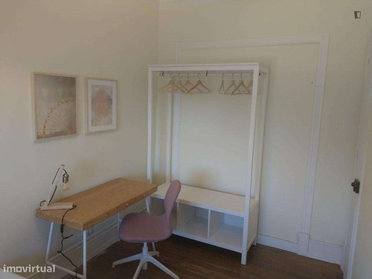 Quarto - localizado em Alcântara Lisbon - Grande imagem: 4/9