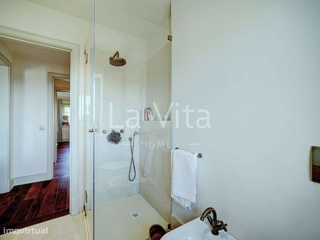 Apartamento T4 Duplex, em condomínio exclusivo no centro do Estoril.-24