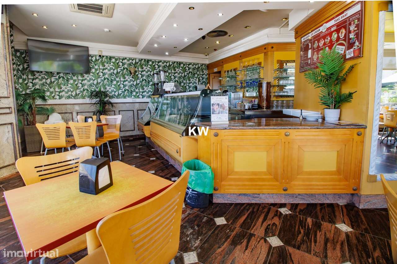 Pastelaria/Gelataria com vista mar em Armação de Pêra - Algarve - Grande imagem: 5/25