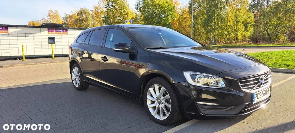 Volvo V60 D2 Momentum - 1