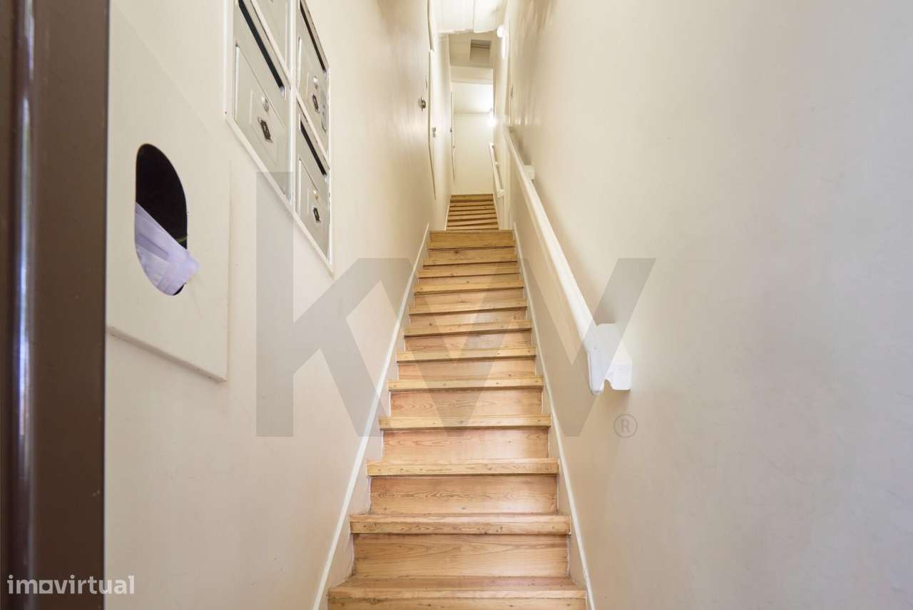 APARTAMENTO RENOVADO T1+1 JUNTO AO CASTELO SÃO JORGE-13