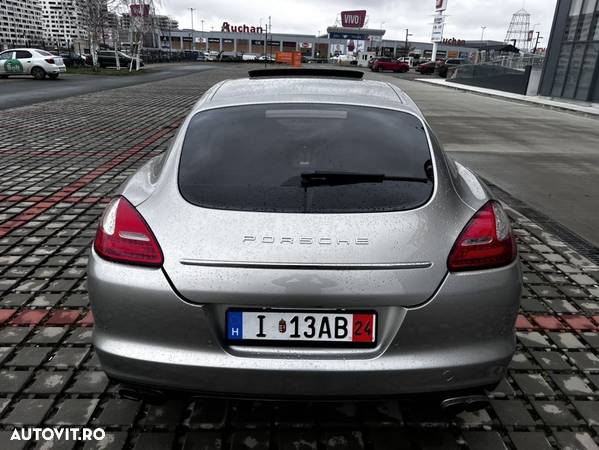 Porsche Panamera Turbo PDK - 18