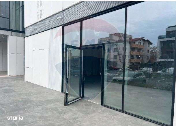 Investitie/vanzare spatiu comercial cu terasa si parcare-5
