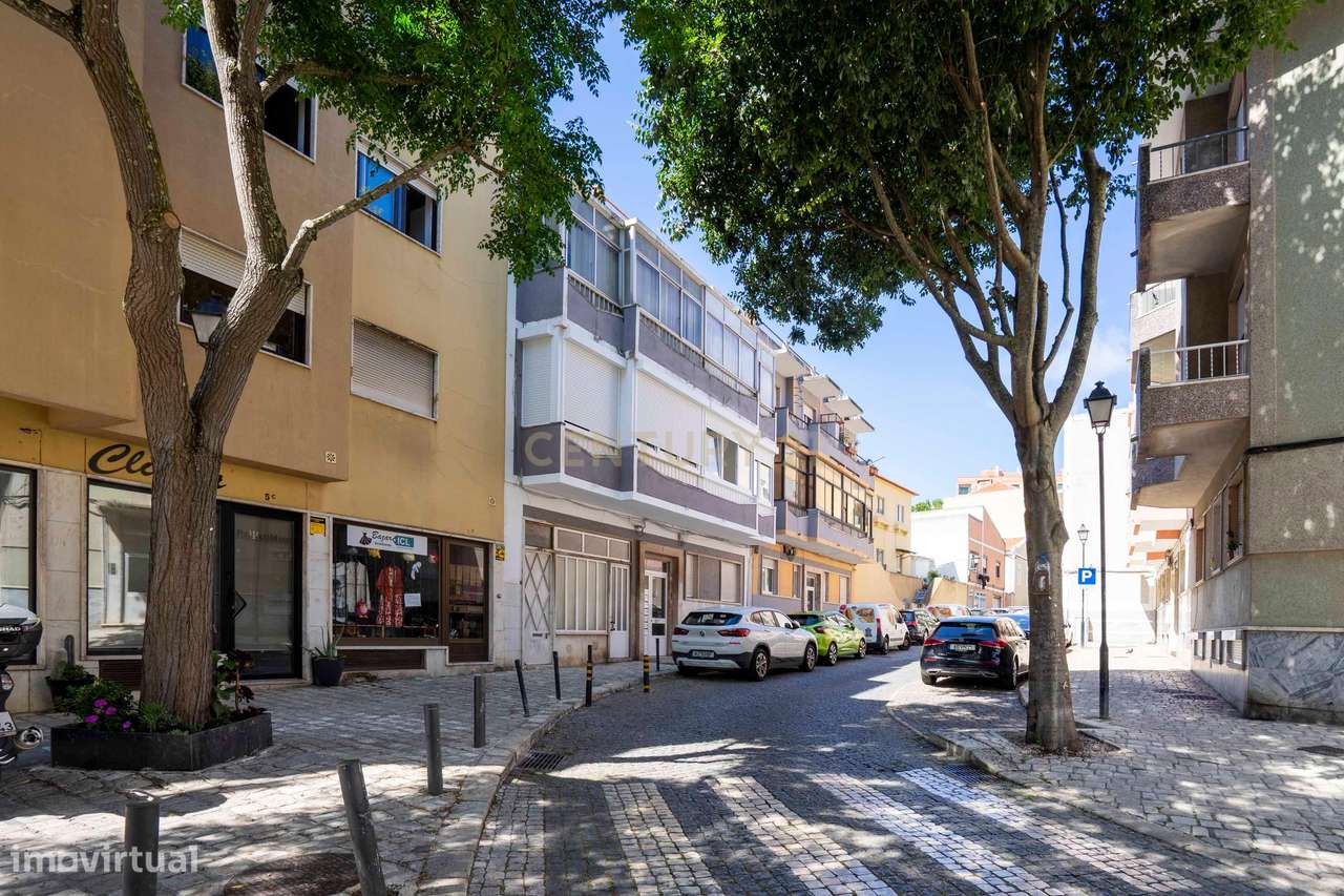T2 Totalmente Remodelado na Alta de Algés-21