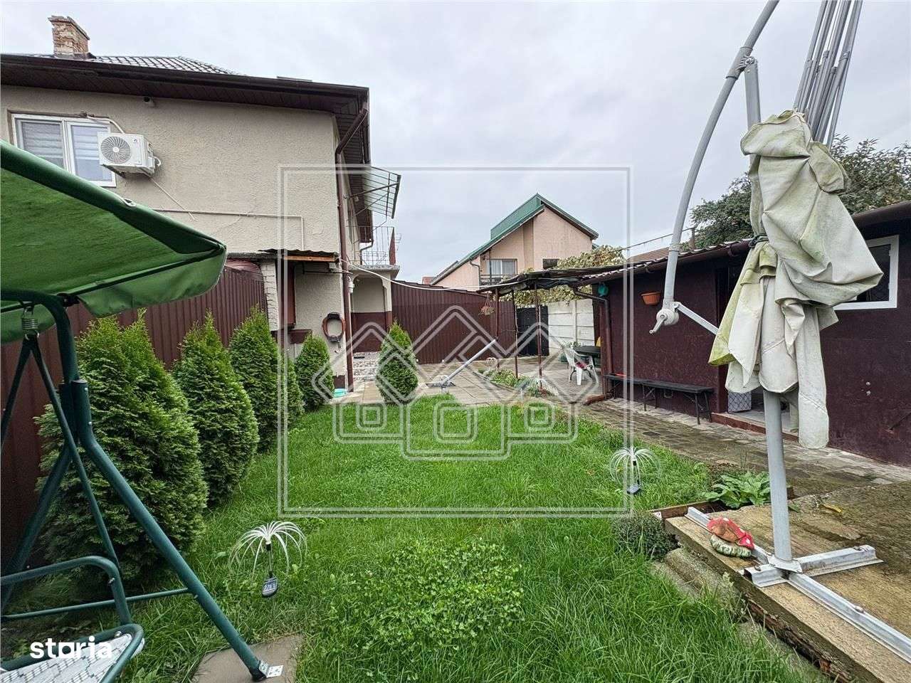 Apartament la casa cu 4 camere, balcon si curte - zona Lazaret - Imagine principală: 4/19