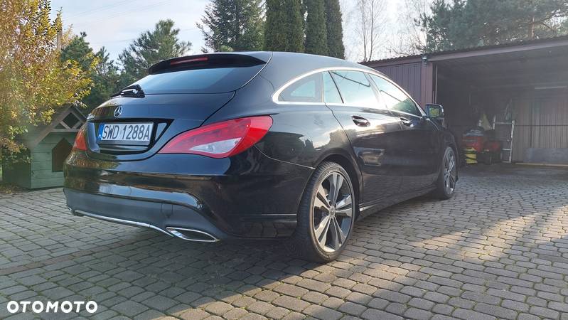 Mercedes-Benz CLA 180 d 7G-DCT - 4