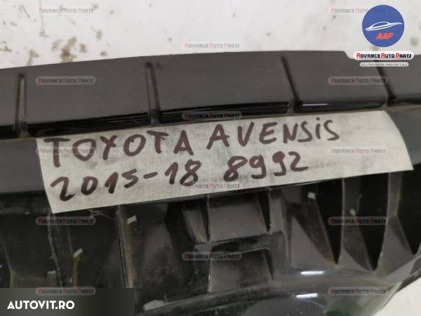 Grila centrala Toyota Avensis din 2015 pana in 2018 originala in stare buna - 8