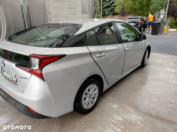 Toyota Prius Hybrid - 6