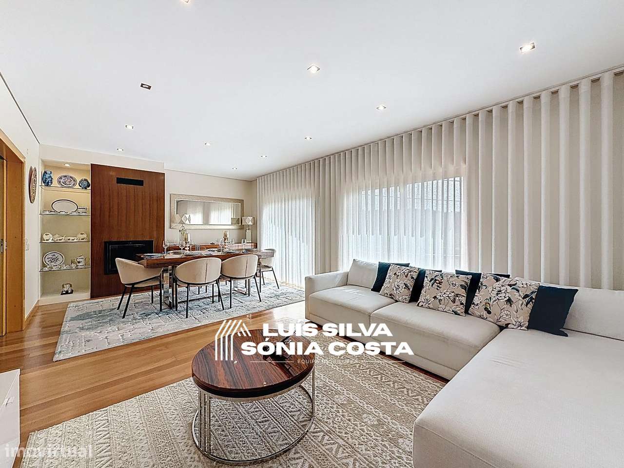 Moradia T4 Excelente Estado e Áreas | 2 Suites, Jacuzzi, Painéis...-0