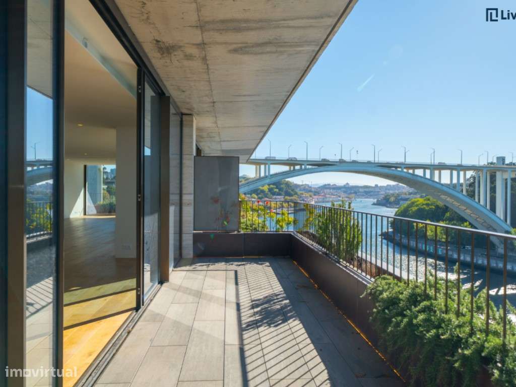 Espetacular T3 com 500m2 e vistas-41