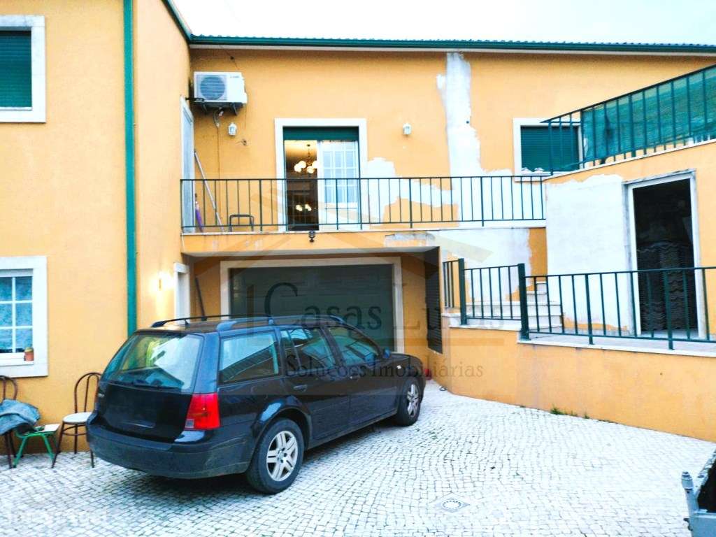 Moradia T4 com GARAGEM, PÁTEO c/ CHURRASQUEIRA + TERRENO EXTRA (40m... - Grande imagem: 5/23