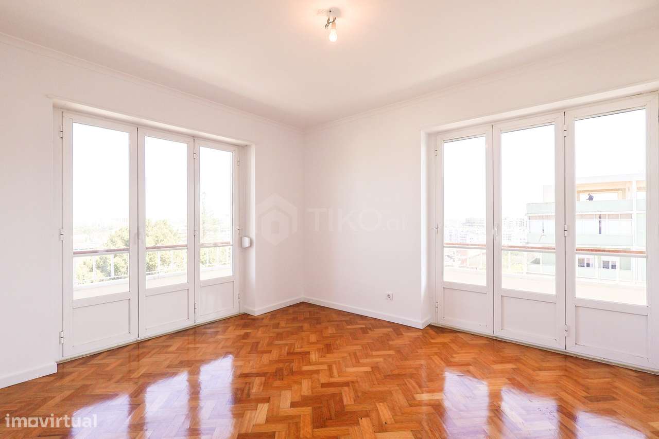 APARTAMENTO 5 ASSOALHADAS | VARANDA EM “L” PANORÂMICA | VISTA LISBOA E-19