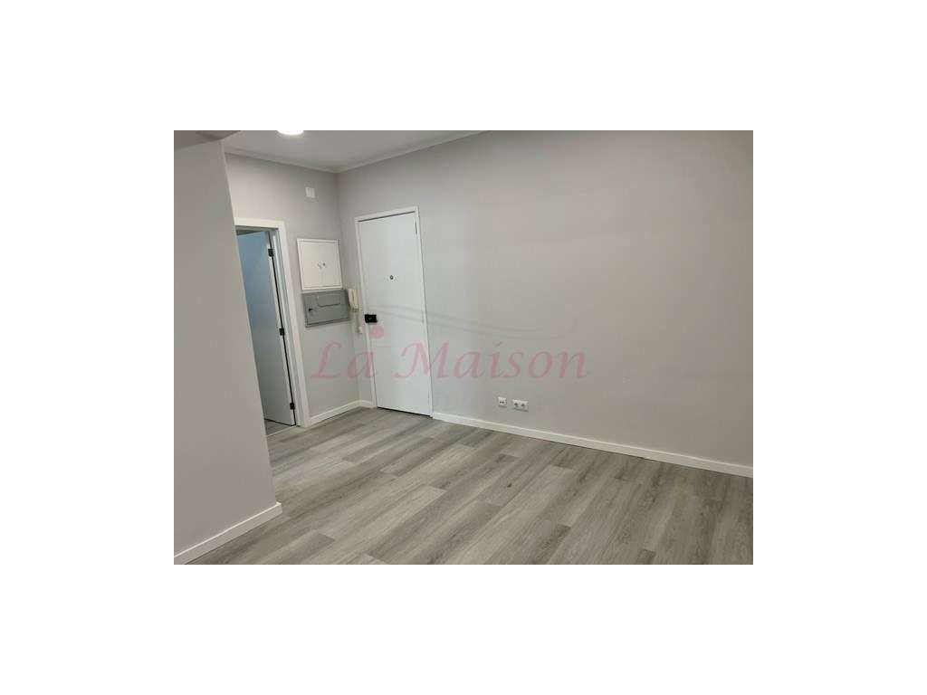 Apartamento T1 na Amadora-12